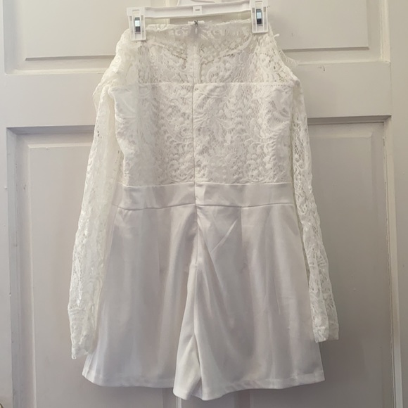White lacey shorts romper - Picture 2 of 5